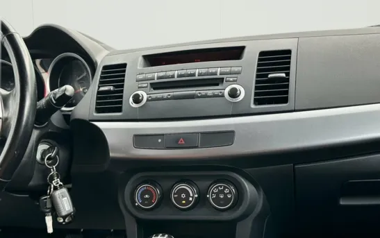 Mitsubishi Lancer 2.00 механика, фото №1