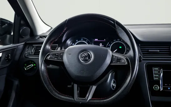 Skoda Rapid 1.40 робот, фото №1