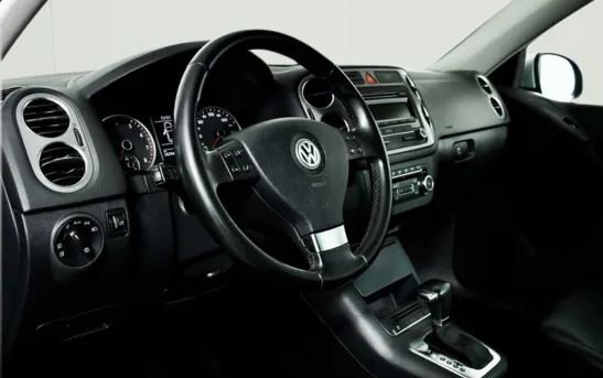 Volkswagen Tiguan 2.00 автоматическая, фото №1