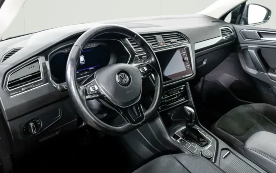 Volkswagen Tiguan 2.00 робот, фото №1