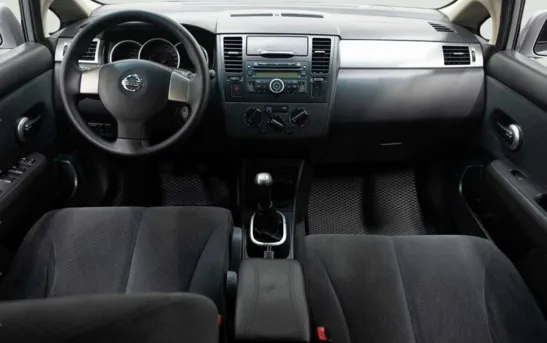 Nissan Tiida 1.60 механика, фото №1