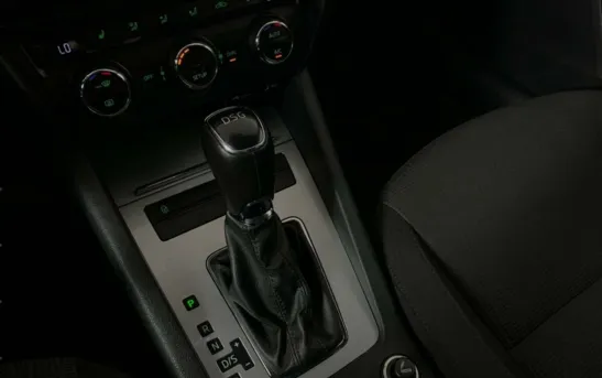 Skoda Octavia 1.80 робот, фото №1