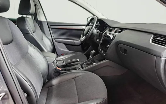 Skoda Octavia 1.80 робот, фото №1